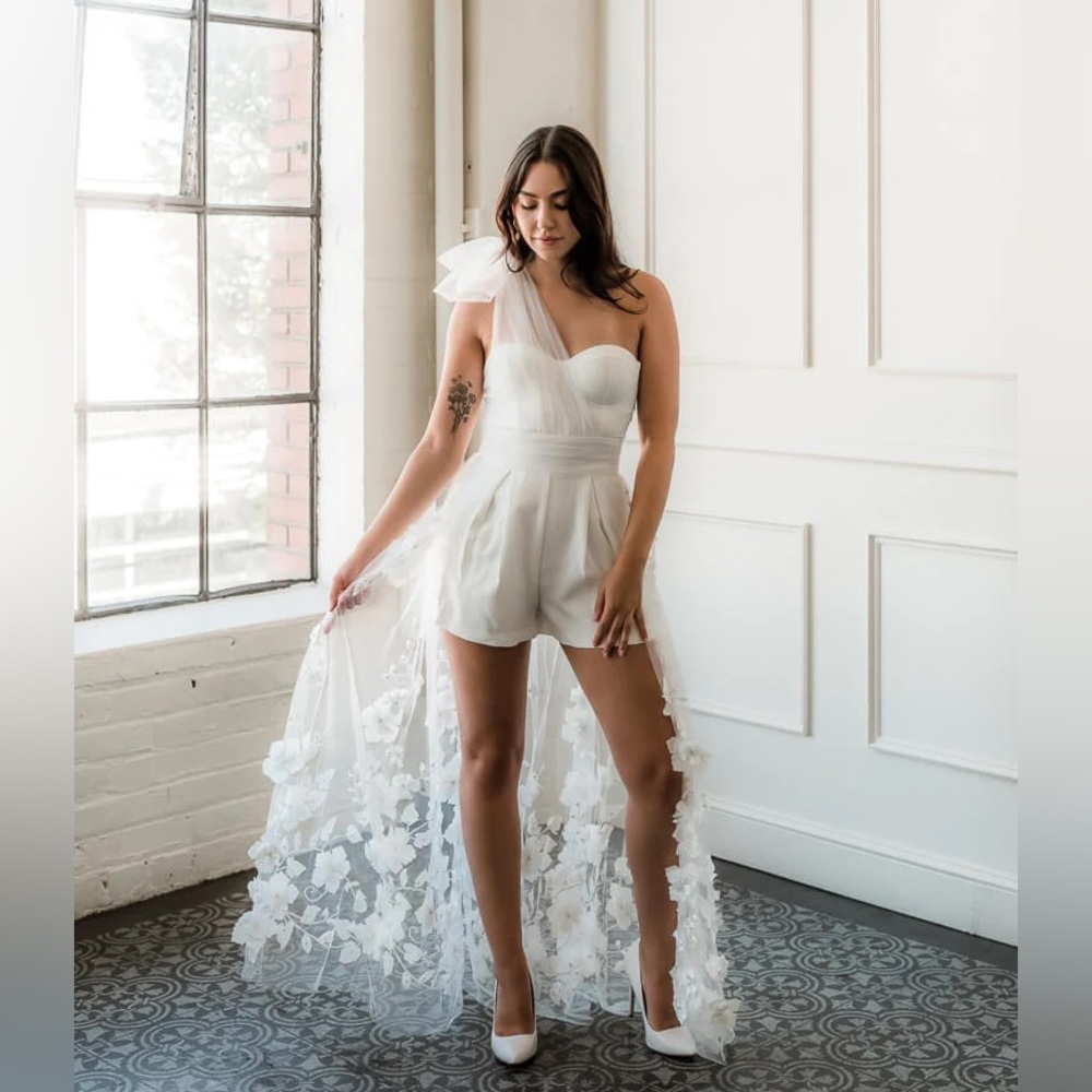 CONFÊTE MONEOE BRIDAL ROMPER WITH TRAIN